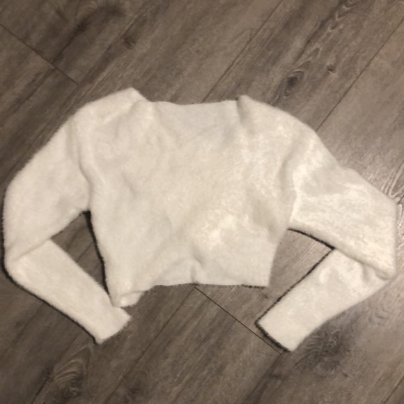 Shein cross over fluffy crop top - Picture 2 of 2